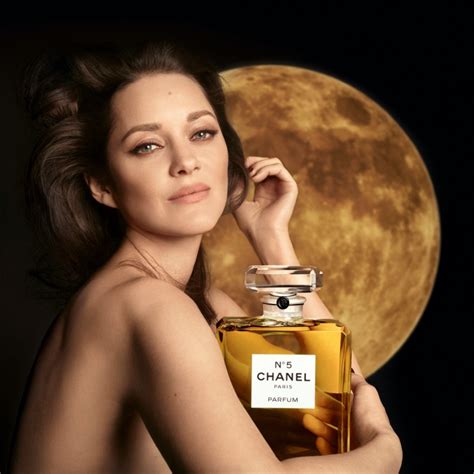 singer chanel no 5 advert|new Chanel no 5.